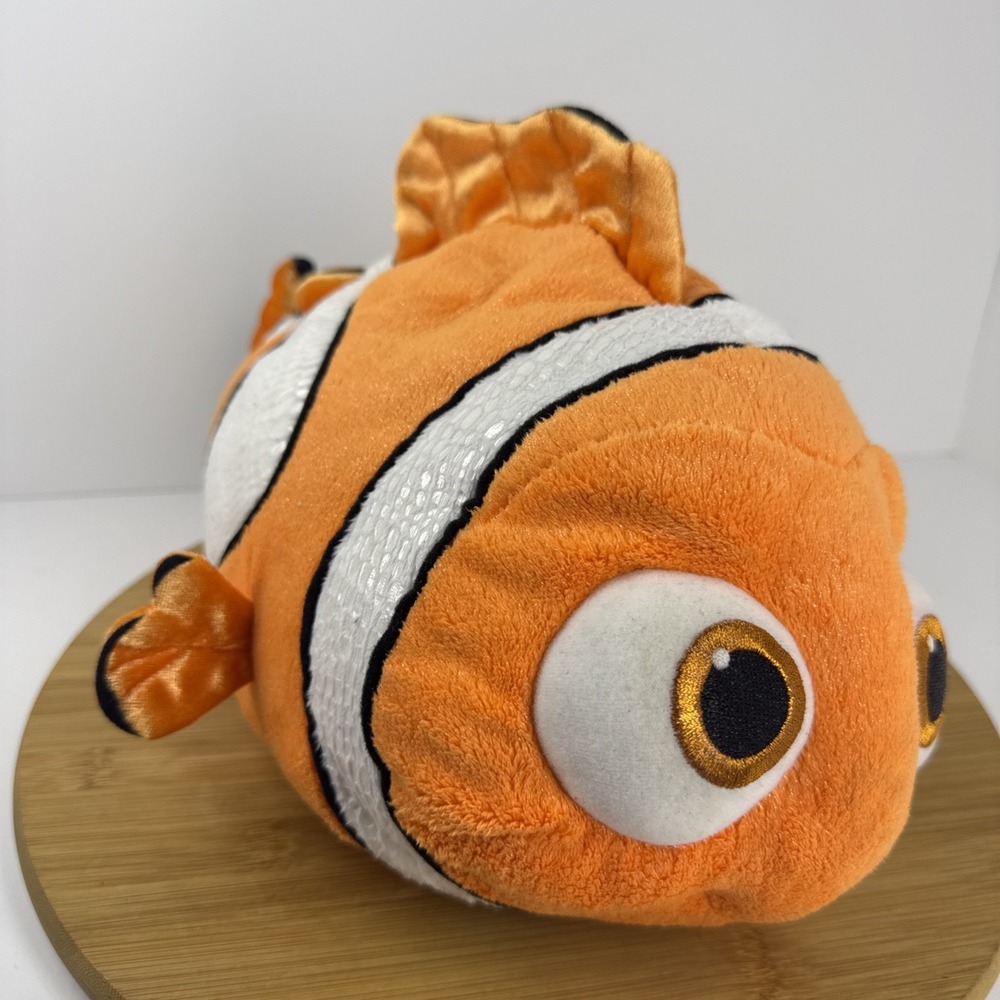 Disney Pixar Finding Nemo 14" Plush Clownfish Stuffed Animal Toy‎